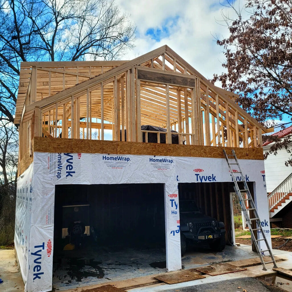 New garage house under construction